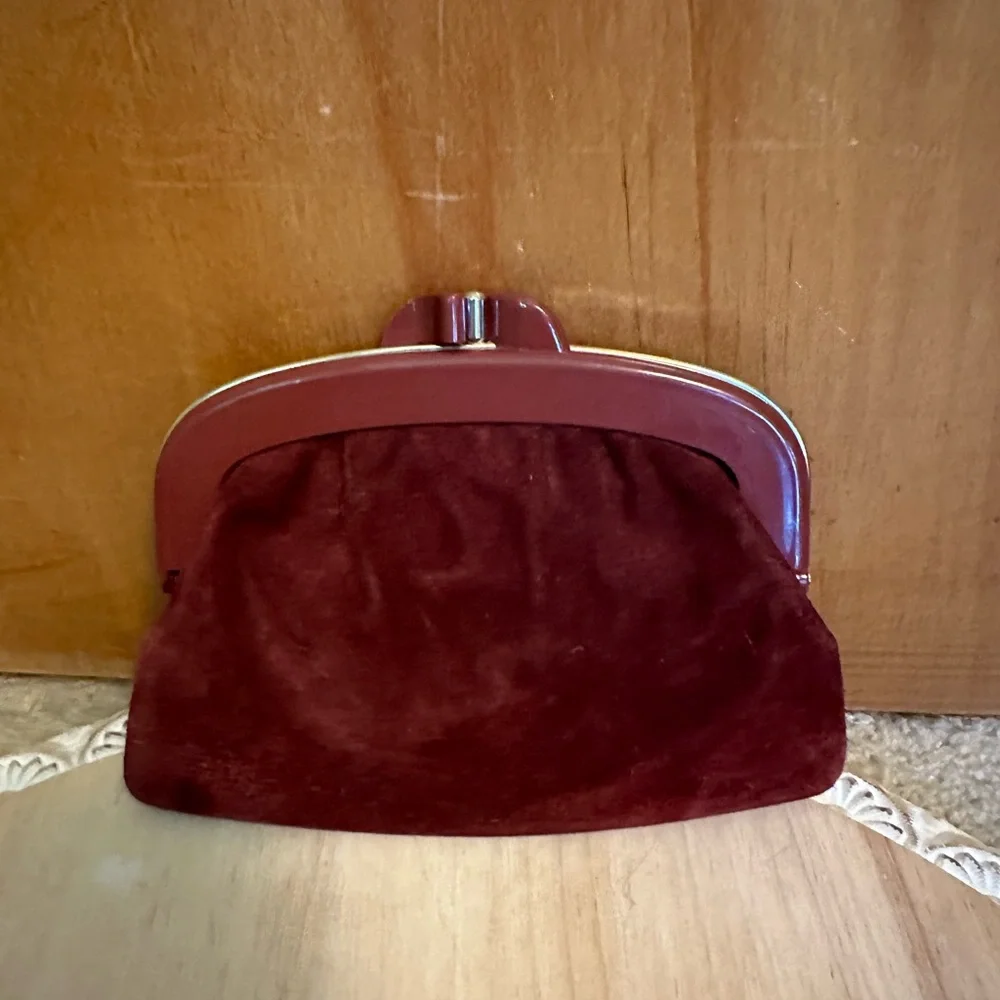 Vintage burgundy suede Nordstrom clutch made In Italy - Picture 3 of 5